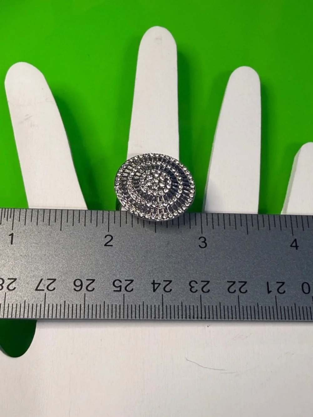 NWOT Silver-tone crystal geometric ring size 7 Women Jewelry